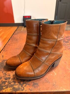 Women's ROAN Often Tan Leather Ankle Boots - Chic Side Zip Heel